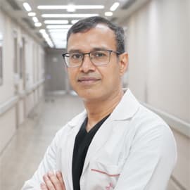 Dr. Dr Ashish Chakravarty